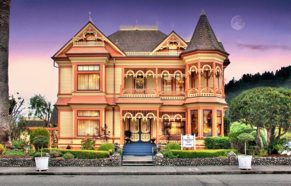 Gingerbread Mansion Image 29