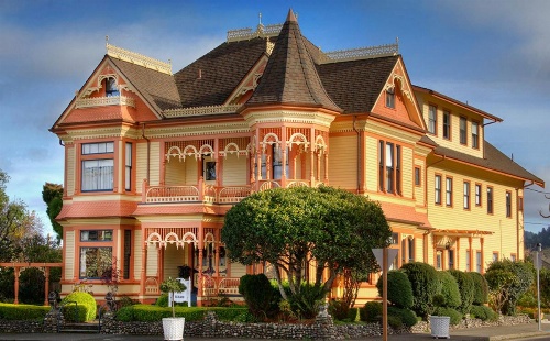 Gingerbread Mansion image 30